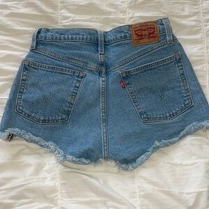 Womens 501 Levi’s mid rise
